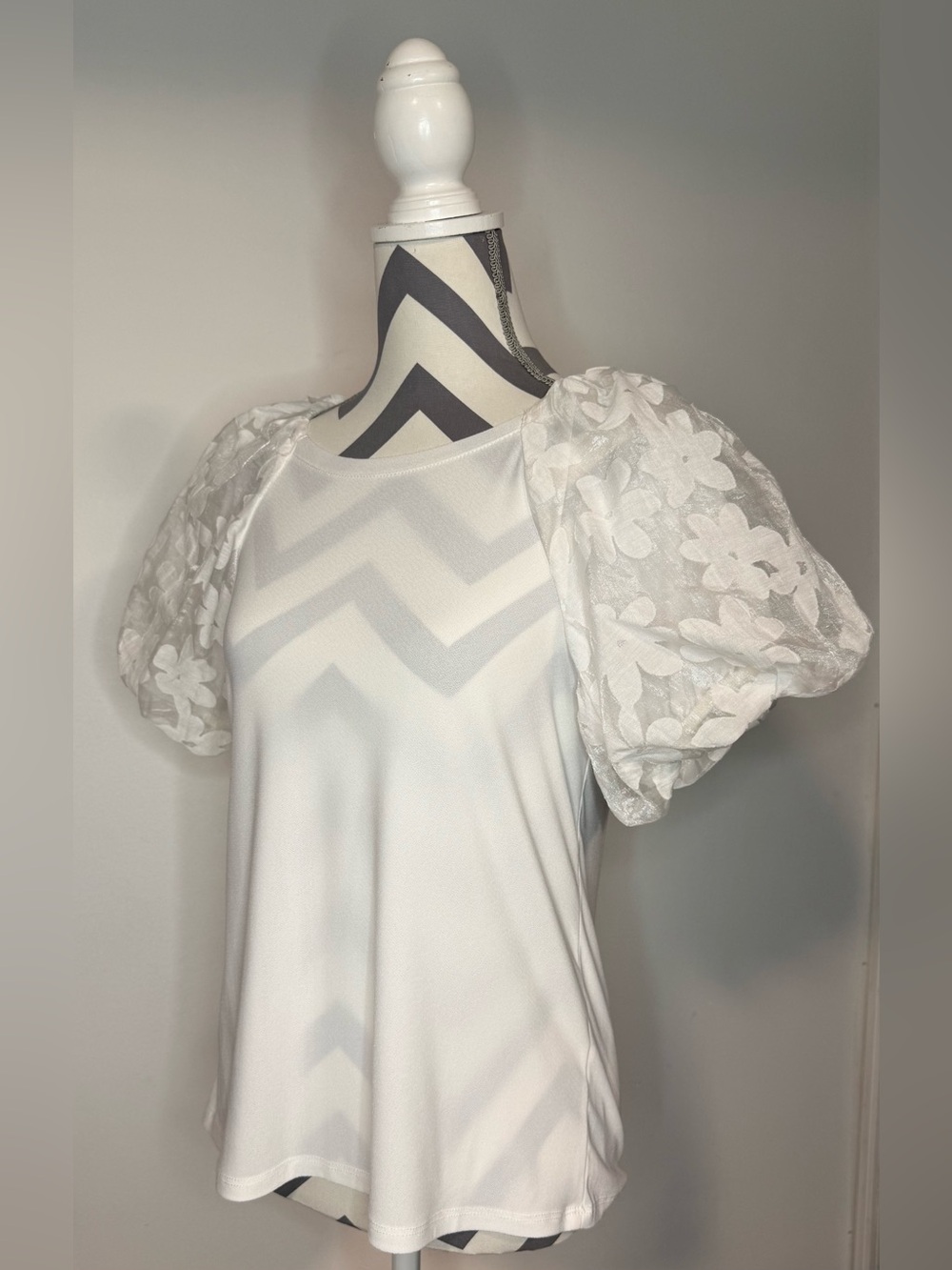 CeCe Women's White Floral Lace Puff Short Sleeve Knit Romantic Blouse Size Small